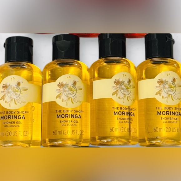 The Body Shop 13 Mini Bottles Body Wash Green Tea Moringa Satsuma Strawberry - Picture 4 of 5